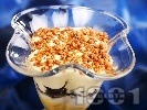Рецепта Лесен летен десерт от течна и заквасне сметана с яйчен ликьор в чаша